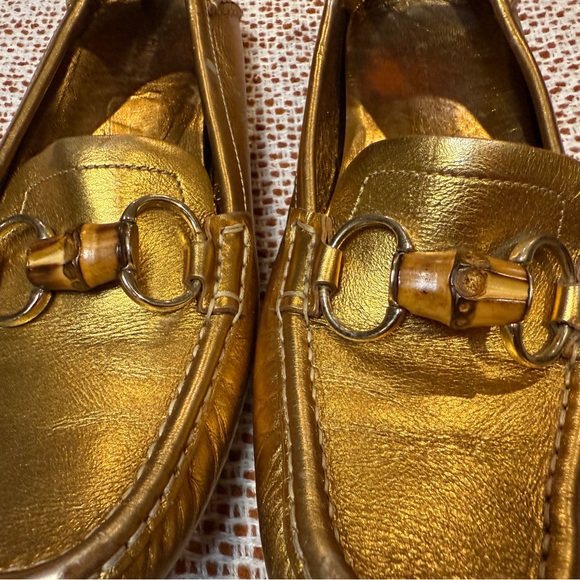Authentic gold Gucci loafers - Picture 6 of 7